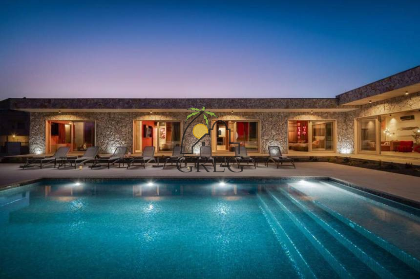 Croatia, Middle Dalmatia,  - House, for sale