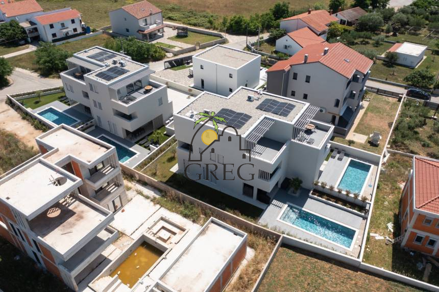 Croatia, North Dalmatia, Privlaka - Semi-detached house, for sale