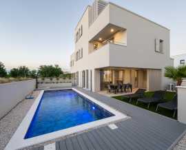 Croatia, North Dalmatia, Privlaka - Semi-detached house, for sale