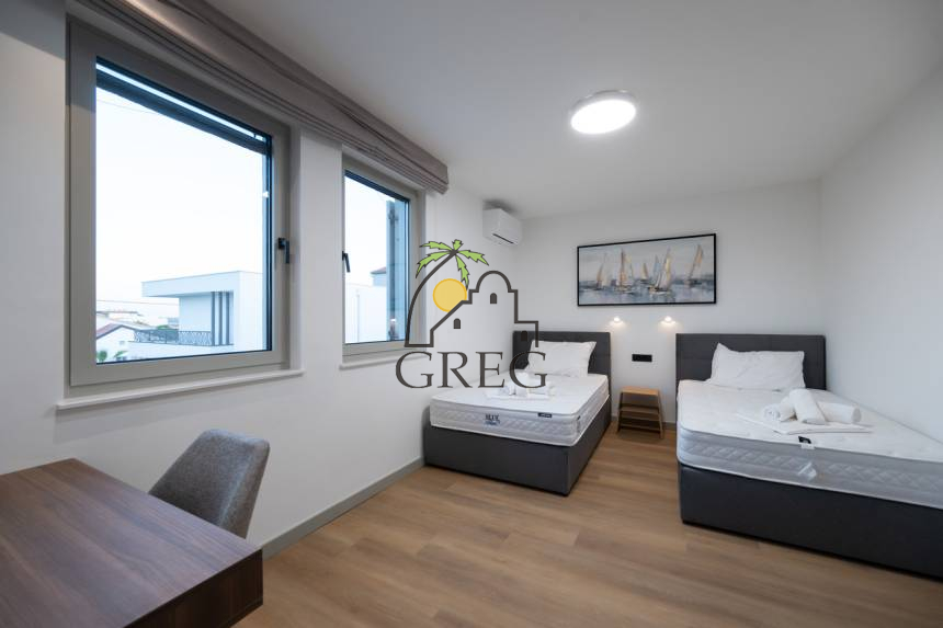 Croatia, North Dalmatia, Privlaka - Semi-detached house, for sale
