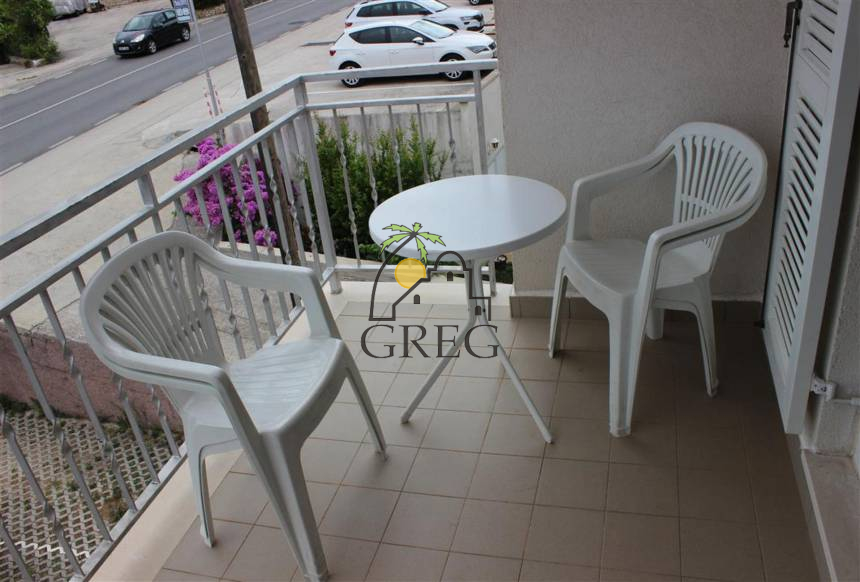 Croatia, Middle Dalmatia, Omis - Apartment, for sale