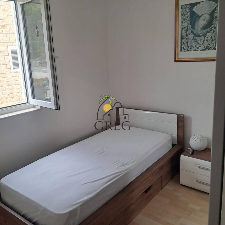Croatia, Middle Dalmatia, Omis - Apartment, for sale