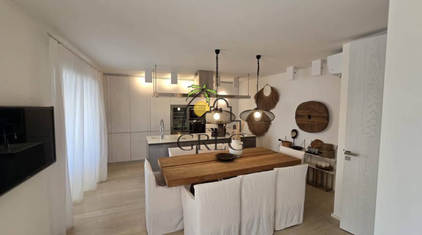 Croatia, Middle Dalmatia,  - House, for sale