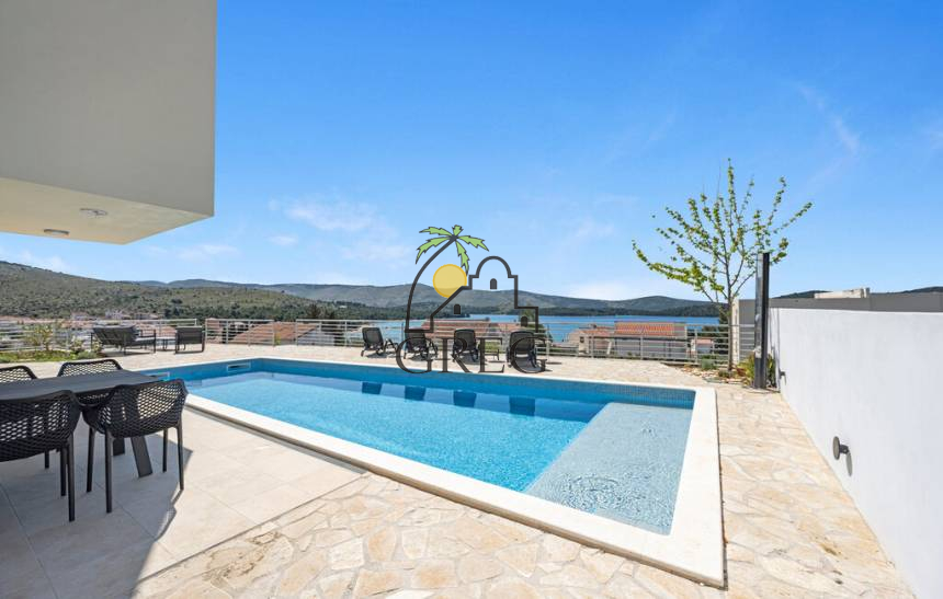 Croatia, North Dalmatia, Žaborić - House, for sale