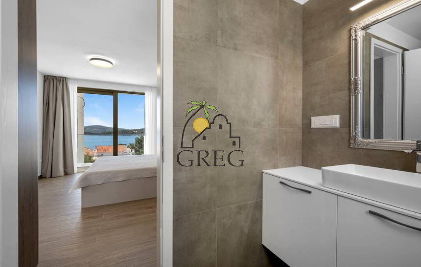 Croatia, North Dalmatia, Žaborić - House, for sale