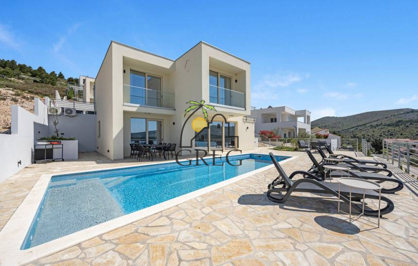 Croatia, North Dalmatia, Žaborić - House, for sale