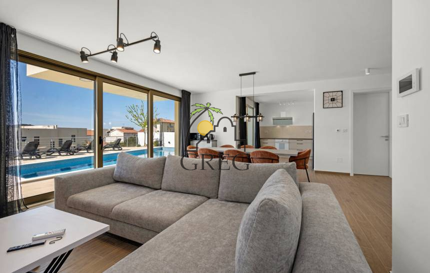 Croatia, North Dalmatia, Žaborić - House, for sale