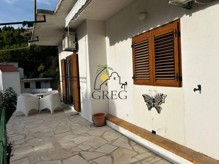 Croatia, Middle Dalmatia, Omis - House, for sale