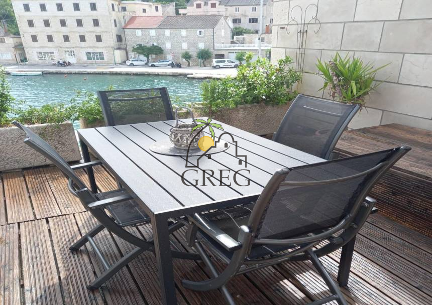 Croatia, Island of Brač,  - Stone house, for sale