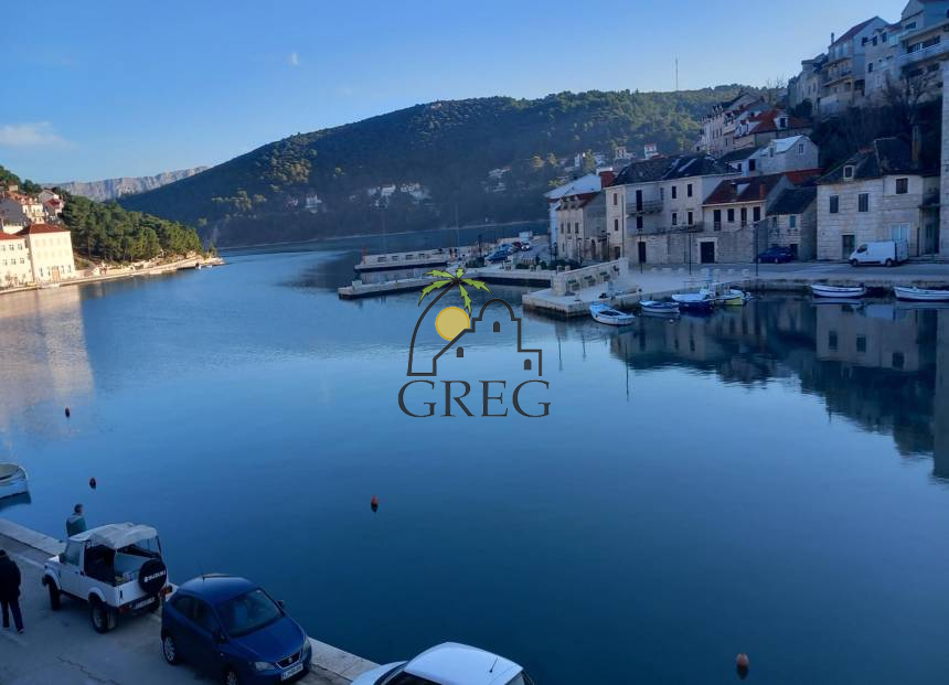 Croatia, Island of Brač,  - Stone house, for sale