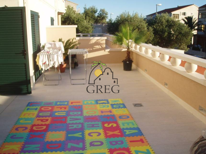 Chorwacja, Dalmacja Środkowa,  - Apartamentowiec, na sprzedaż